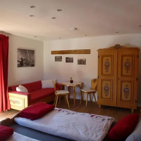 With 2 Bedrooms بيت للعطل *
