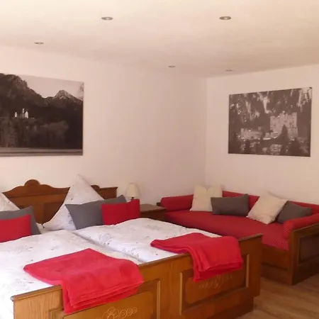 With 2 Bedrooms بيت للعطل *